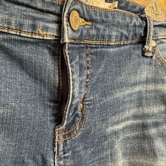 Torrid Blue Jean Stretchy Shorts 5" Inseam Size 16 - Picture 4 of 5